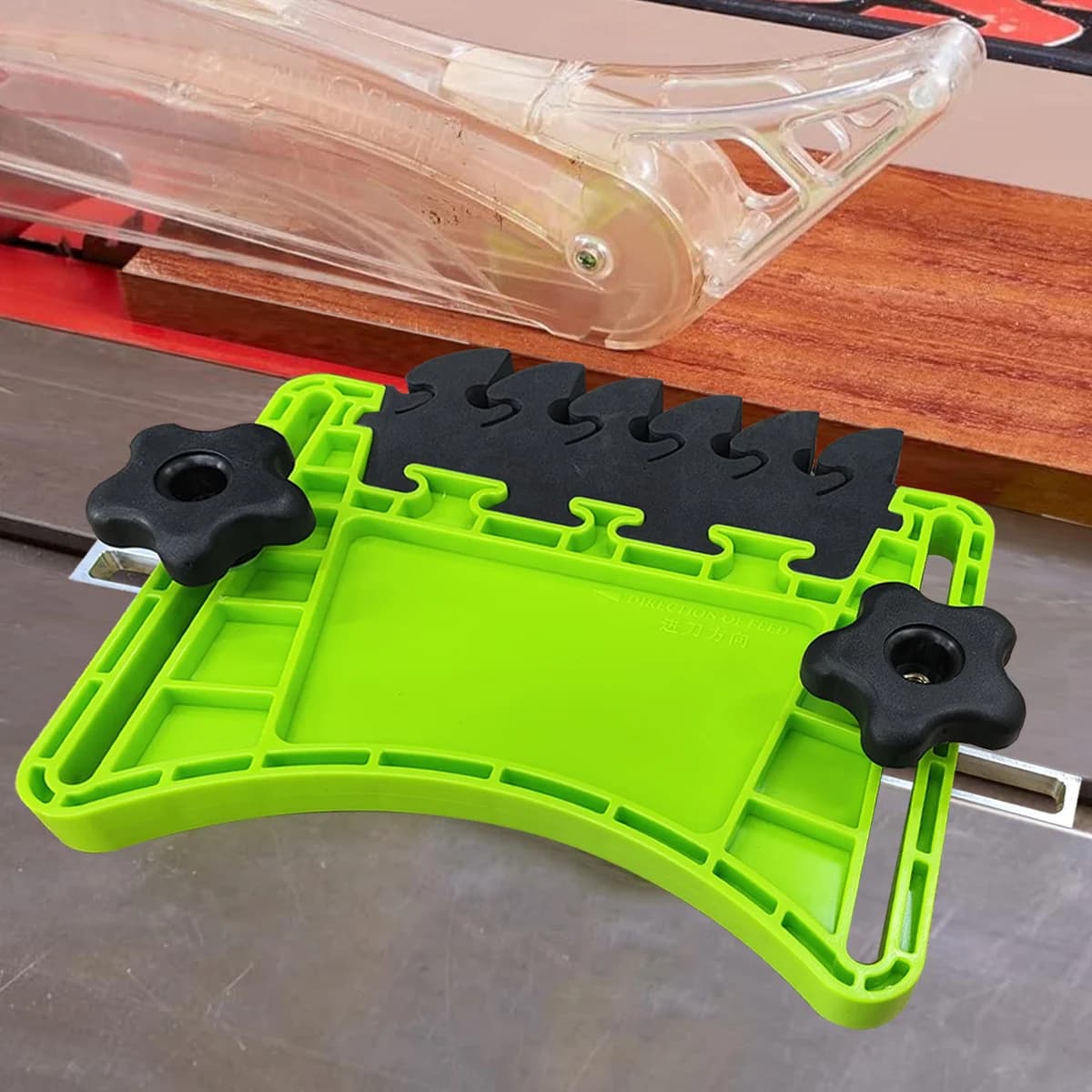 Poussoir empilable pour tables de défonceuse et scie à ruban