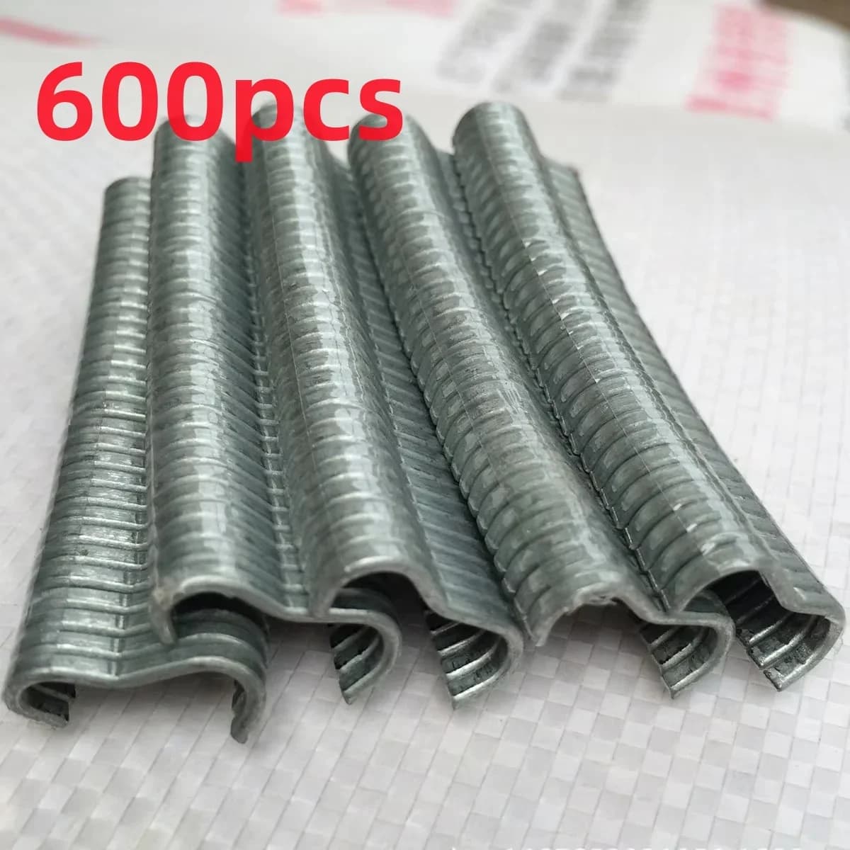 Pince pour anneaux porcins avec 600pcs clips en acier inoxydable