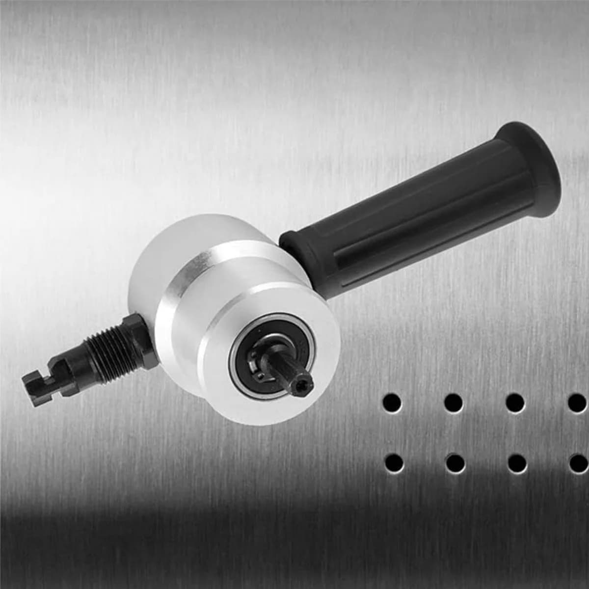Accessoire grignoteuse pour perceuse électrique sur tôle